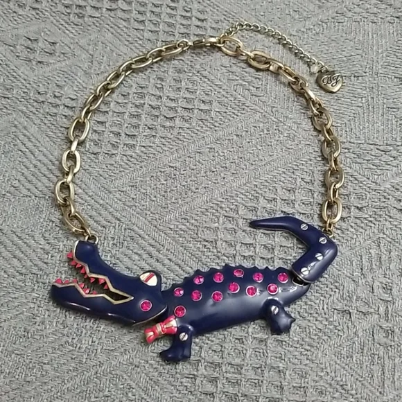 Betsey Johnson ALLIGATOR NECKLACE - Picture 5 of 14